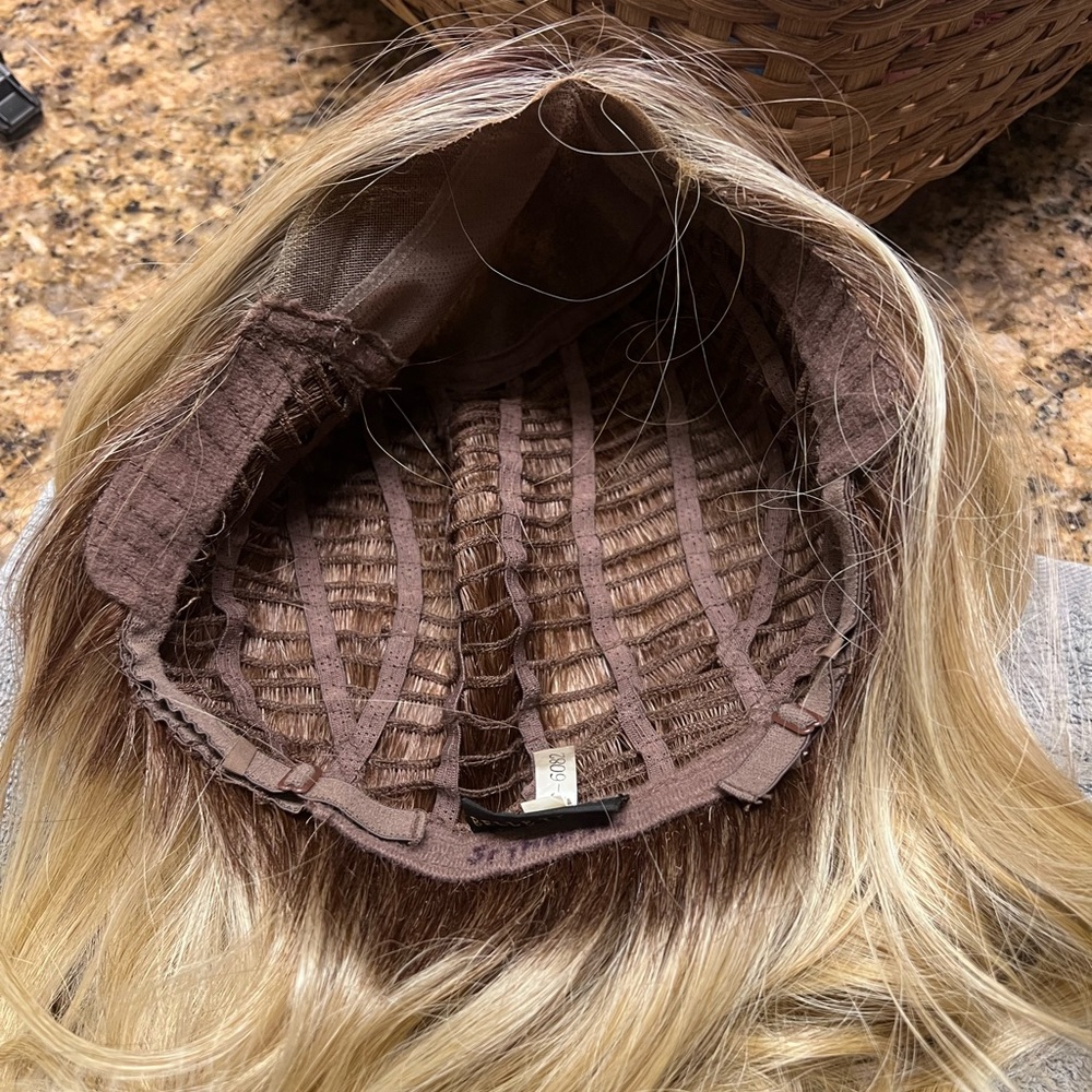 Belle Tress Spyhouse in Butterbeer Blonde - Picture 2 of 5